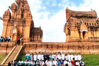 Học tập trải nghiệm tại Bảo tàng quân đội và làng văn hoá các dân tộc